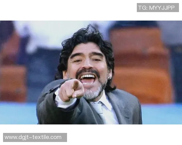 人性魅力与足球才华交织的明星球员名字探秘